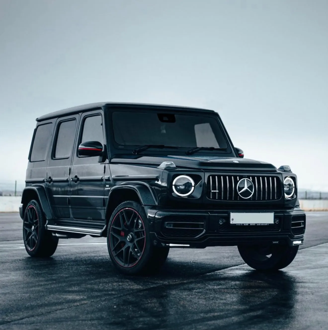 Mercedes-AMG G-Class with chauffeur in Paris